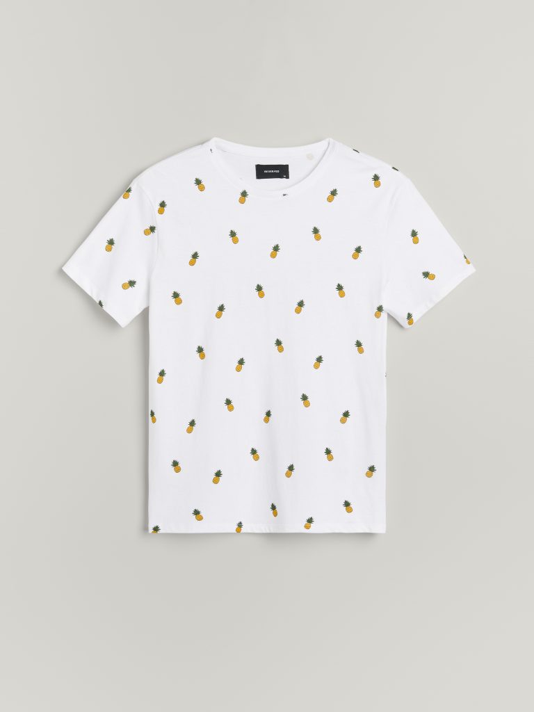 white t shirt